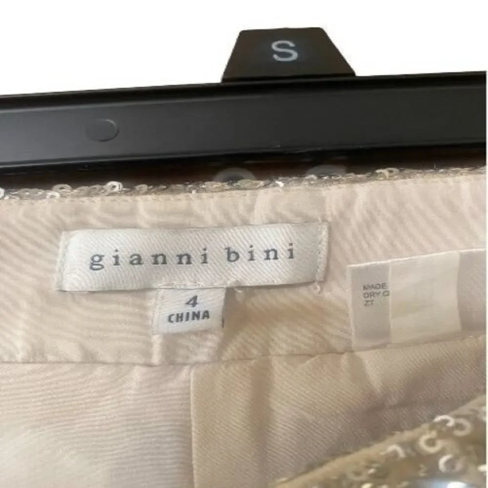 Gianni Bini Shorts Womens Size 4 Elastic Waist Gold Metallic Sequins Dance